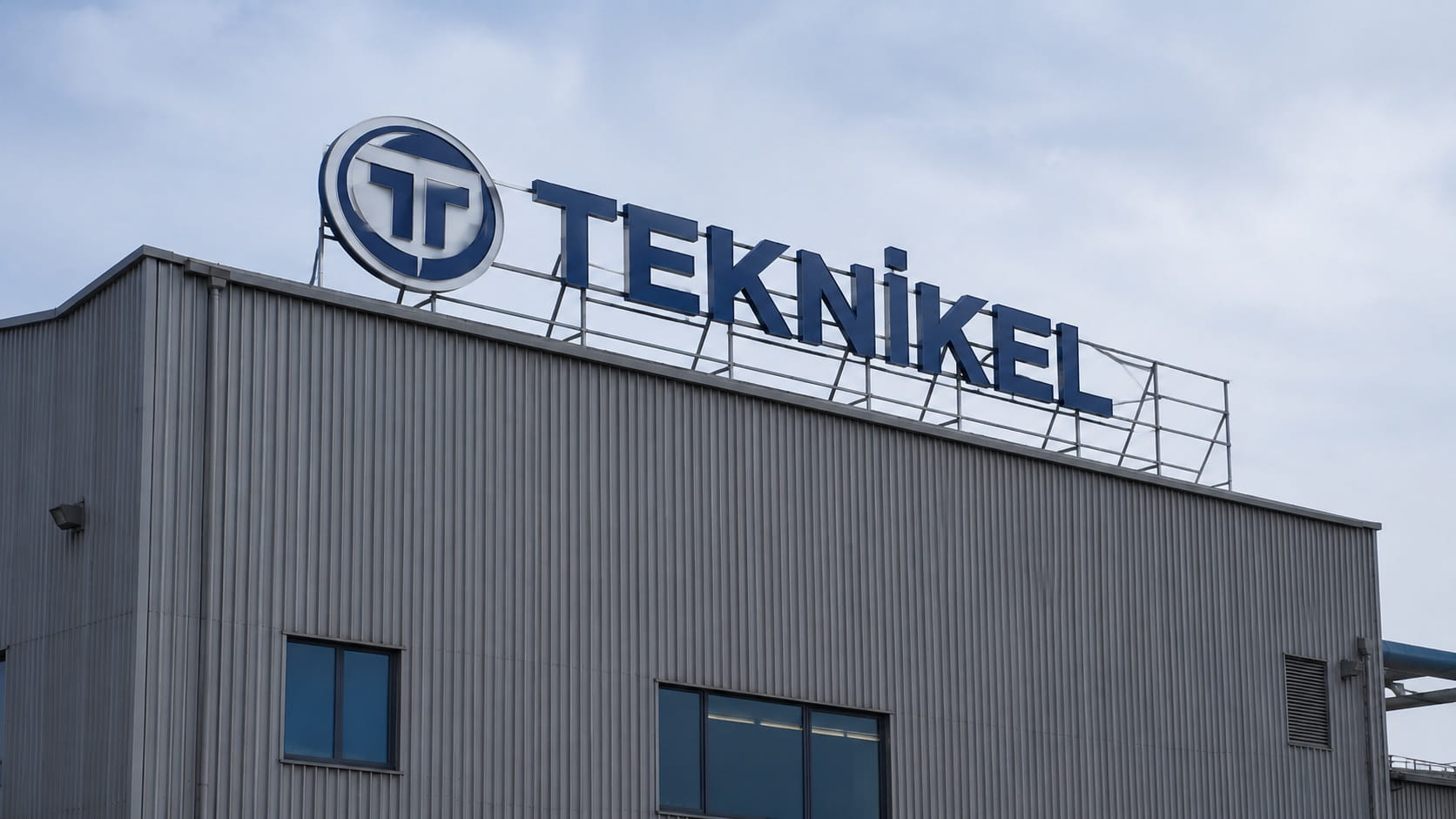 Fabrika çatı tabelası